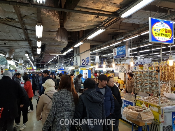 올해 서울지역 추석 차례상 차림 준비 비용은 전통시장이 마트보다 13% 저렴한 것으로 나타났다.(사진: 컨슈머와이드 DB)