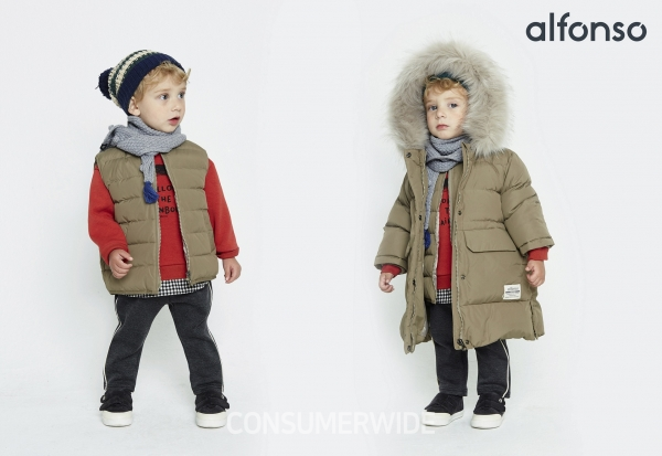 유아동 패션브랜드 알퐁소(alfonso)가 대표 제품 ‘젤 착한 점퍼’ 시리즈로 점퍼와 조끼로 구성된 투인원 제품을 출시한다고 16일 밝혔다.