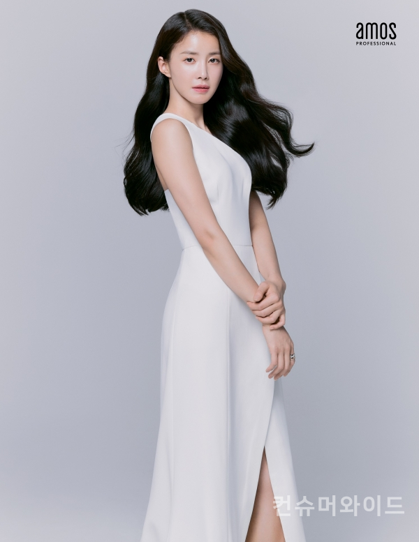 아모스프로페셔널이 배우 이시영을 그린티 액티브 라인의 모델로 발탁했다.