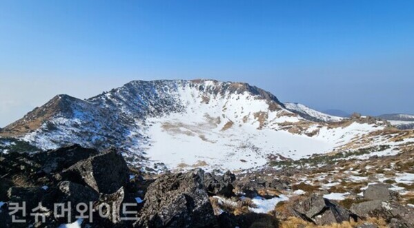 한라산 백록담 (사진 제공 : 문성민)