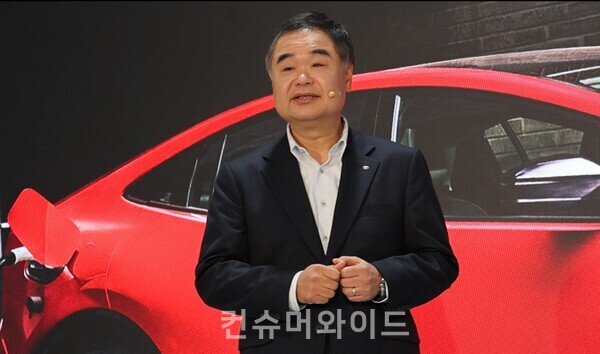 Konyama Manabu, the CEO of Toyota Korea, said that they plan to increase market share in the domestic area along with their multi-pathway strategy in the coming year. /  photo: HueSoung Jun Reporter 