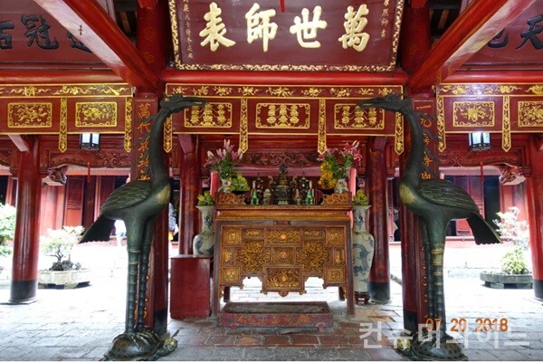 하노이 문묘의 조형물   (사진 제공 : 문성민)