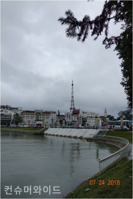 달랏의 에펠탑으로 유명한 송전탑   (사진 제공 : 문성민)