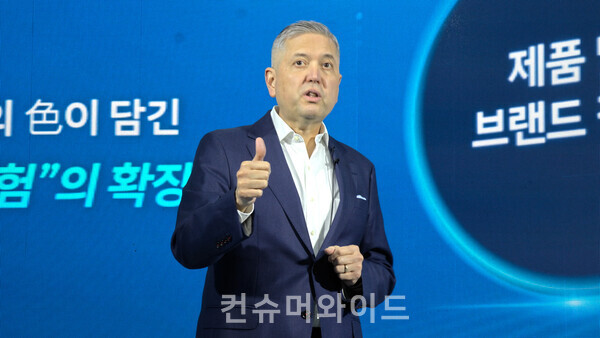 헥터 비자레알 GM 한국사업장 사장이 2일 하우스오브 지엠에서 진행된 신년 기자간담회에서 올해 전략을 발표했다./ 사진: 전휴성 기자