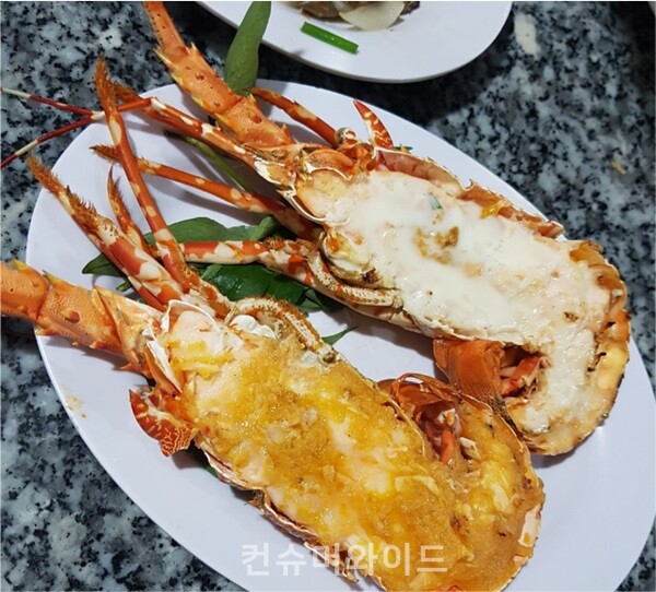 랍스터, 가리비 등 무이네의 풍부한 해산물 음식들    (사진 제공 : 문성민)