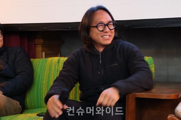 Song Hojun, the artist, during the ceremony.ⓒ Consumerwide Huesoung Jun