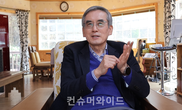 Lee Gaeho, the emeritus professor of chemistry at Chungnam University. ⓒ Consumerwide 