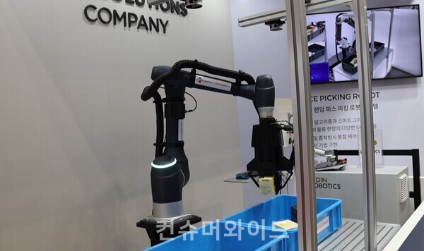 AI·비전기술을 활용한 피스피킹 로봇 핸들링 시연 ⓒ컨슈머와이드 전휴성 기자