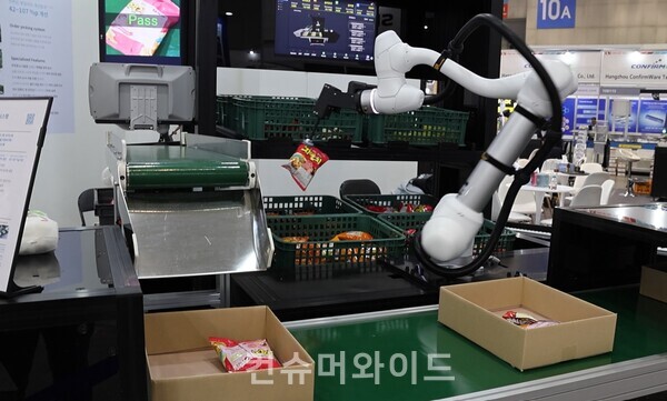 씨유박스 AI 영상인식 기반 차세대 피킹 로봇 ⓒ컨슈머와이드 전휴성 기자