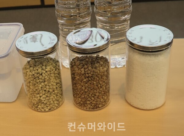 이계호 명예교수가 발효 표준화한 한국콩 ⓒ컨슈머와이드 전휴성 기자