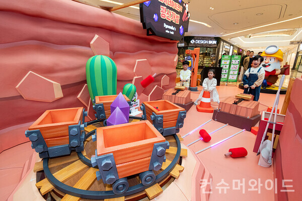 스타필드가 어린이날을 낮아 아이들에게 설레는 하루를 만들기 위한 스타필드 테마파크를 선사한다고 밝혔다. 사진/스타필드