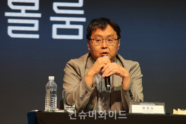 Yang Jinsu, the director of HMG Strategy’s Research Team, speaks about securing competitiveness differentiated from Chinese companies. ⓒConsumerwide/ Husoung Jun