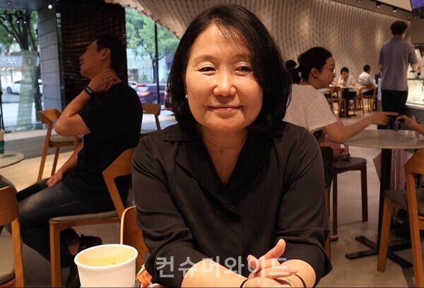 공공 미술 전시 기획자인 ‘제이 포 더 디자인’ 오재란 대표 ⓒ컨슈머와이드 전휴성 기자