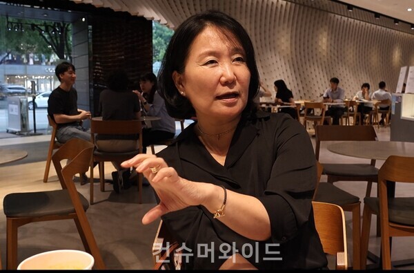 공공 미술 전시 기획자인 ‘제이포 더 디자인’ 오재란 대표 ⓒ컨슈머와이드 전휴성 기자