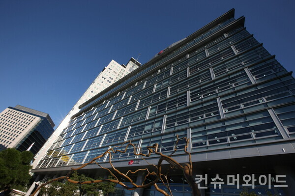 LG생활건강이 K뷰티 스타트업 전용 투자 펀드인 ‘마크-솔리드원 뷰티인텔리전스펀드 1호’에 50억 원 규모의 전략적 투자를 한다고 밝혔다. 사진/LG생활건강