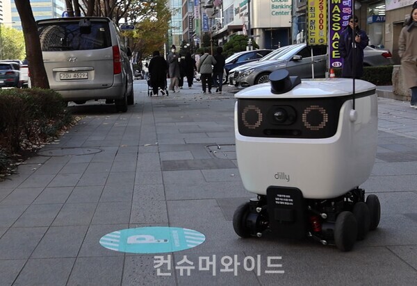 ⓒ배민 배달로봇서비스 모습 / 컨슈머와이드 DB