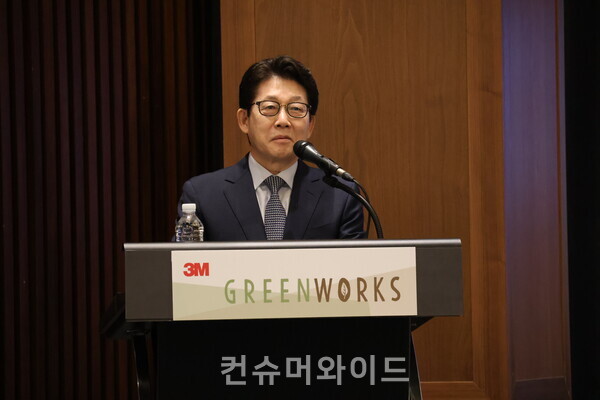 조명래 단국대 석좌교수(前환경부장관)  ⓒ컨슈머와이드 전휴성 기자