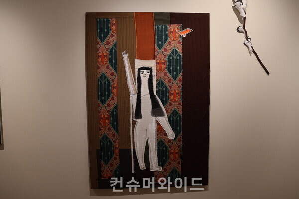 정희기 작가 작품  ⓒ컨슈머와이드 전휴성 기자