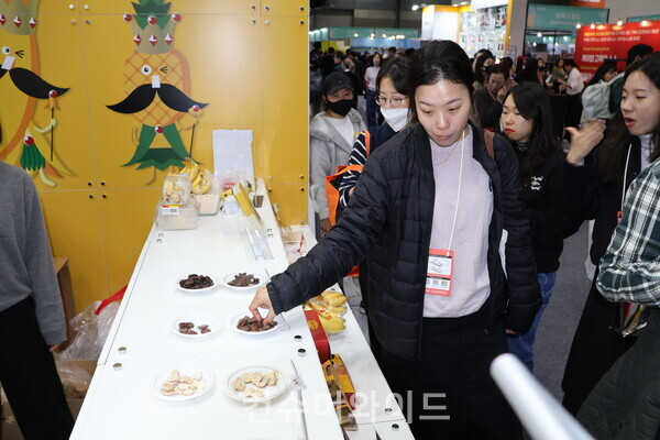  스미후루의 부스 ⓒ컨슈머와이드 강진일 기자