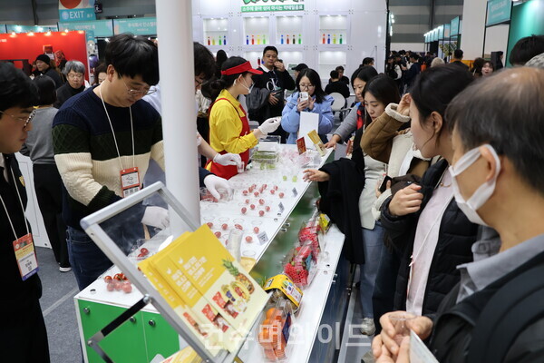  스미후루의 부스 ⓒ컨슈머와이드 강진일 기자