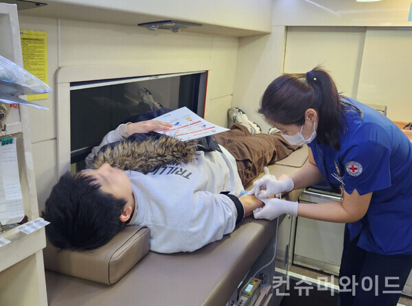 굿모닝아이텍은 혈액 수급난을 겪고 있는 어려운 시기에 나눔의 가치를 실현하고자 ‘제3회 사랑의 헌혈 캠페인’을 진행했다고 밝혔다. 사진/굿모닝아이텍