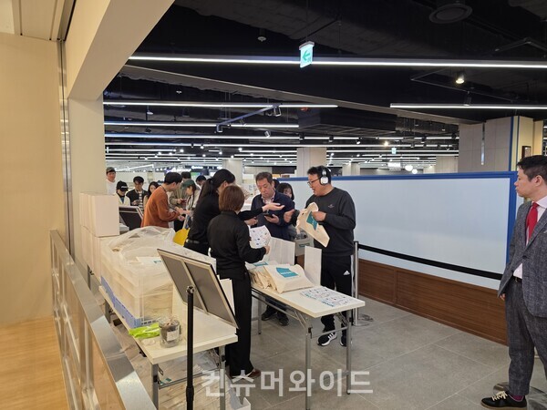 니토리코리아가 17일 니토리 강동 아이파크 더 리버점을 오픈했다.  이날 인스타그램  팔로우 이벤트를 진행하고 있다. ⓒ컨슈머와이드 전휴성 기자