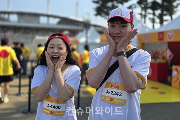 김지현 대구 황금DT점 팀리더와 김현성 대구교대 DT점 크루 "대구에서 왔어요"ⓒ 컨슈머와이드강진일 기자