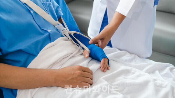 ⓒ어도비 스톡 유료 이미지/컨슈머와이드 