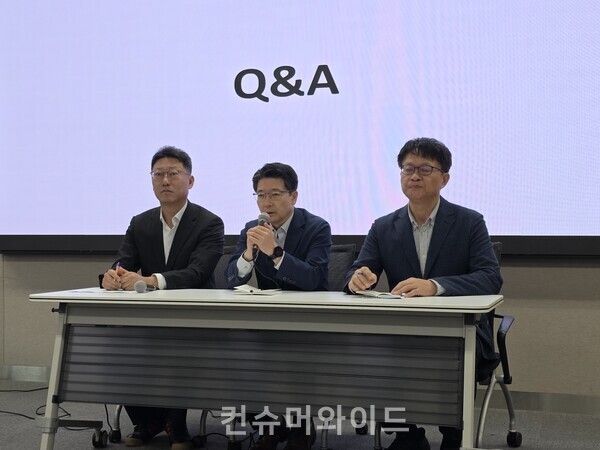 27일 SKT 데일리 브리핑에서 임봉호 MNO사업부장이 발언을 하고 있다. ⓒ컨슈머와이드 전휴성 기자