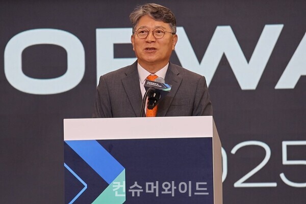 17일 오전 10시 30분 KGM 평택 본사에서 진행된 KGM 중장기 로드맵 발표에서 곽재선 KG그룹 회장이 발언하고 있다.  ⓒ컨슈머와이드 전휴성 기자