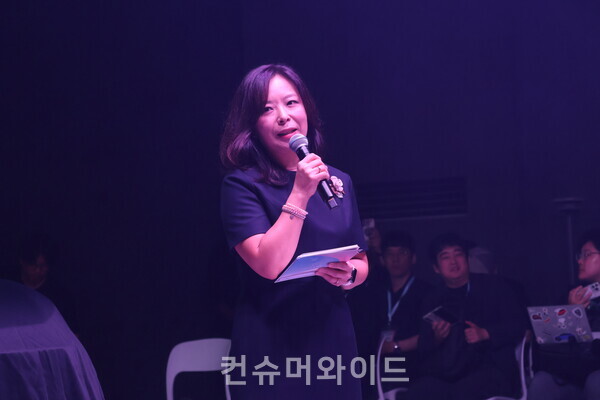 스텔란티스코리아 방실 대표가 올 뉴 푸조 3008 하이브리드를 소개하고 있다. ⓒ컨슈머와이드 전휴성 기자