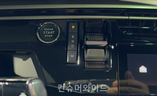 푸조 3008 스마트 하이브리드 실내ⓒ컨슈머와이드 전휴성 기자