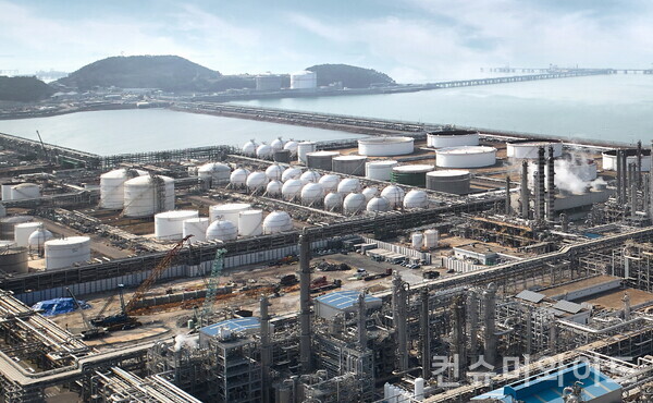 LG화학이 친환경 연료 생산 분야 가치소비가 가능한 식물성 원료 기반의 친환경 바이오 오일 공장 건설에 나섰다. 사진/LG화학