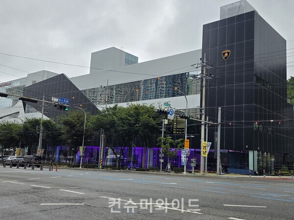 람보르기니 부산 전시장 ⓒ컨슈머와이드 전휴성 기자
