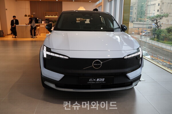 볼보 EX30 CC ⓒ컨슈머와이드 전휴성 기자