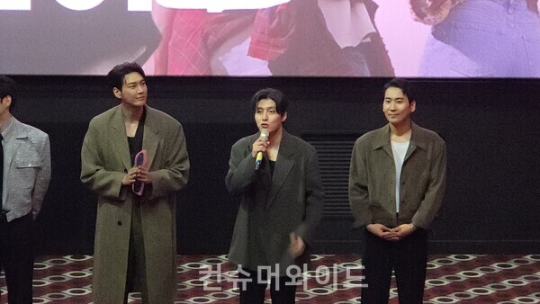 지난 27일 오후 8시 5분 롯데시네마 월드타워에서 영화 퍼스트 라이드 고객 초청 VIP 시사회가 열렸다. ⓒ컨슈머와이드 전휴성 기자