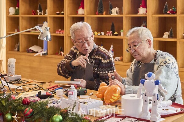 키니스 장난감 병원의 ‘장난감 박사’들 ⓒ볼보자동차코리아